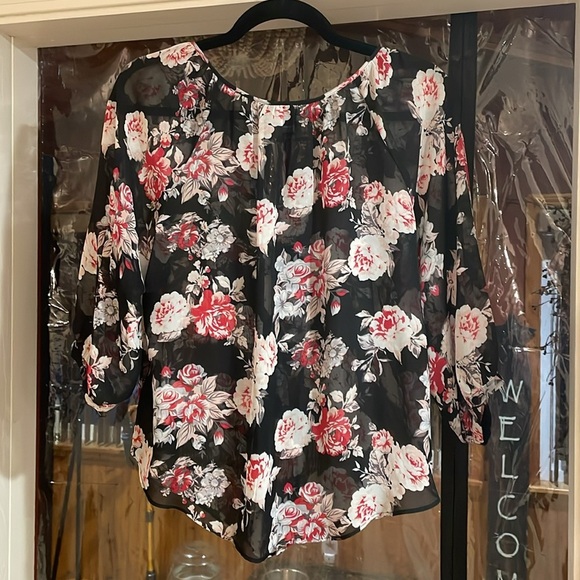 By & By, Woman’s Sheer Blouse, Sz Small, Excellent Condition - Picture 2 of 5